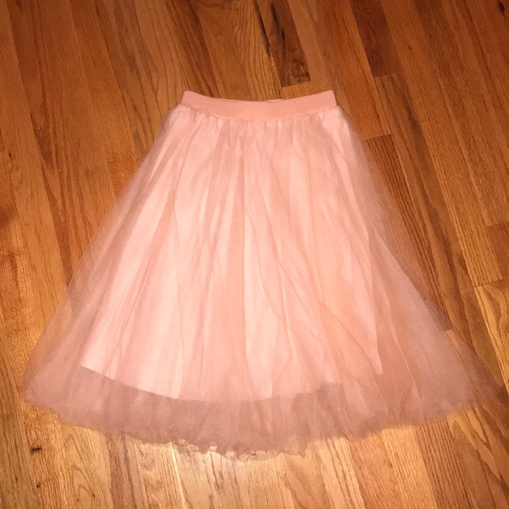 Pink tulle midi skirt.